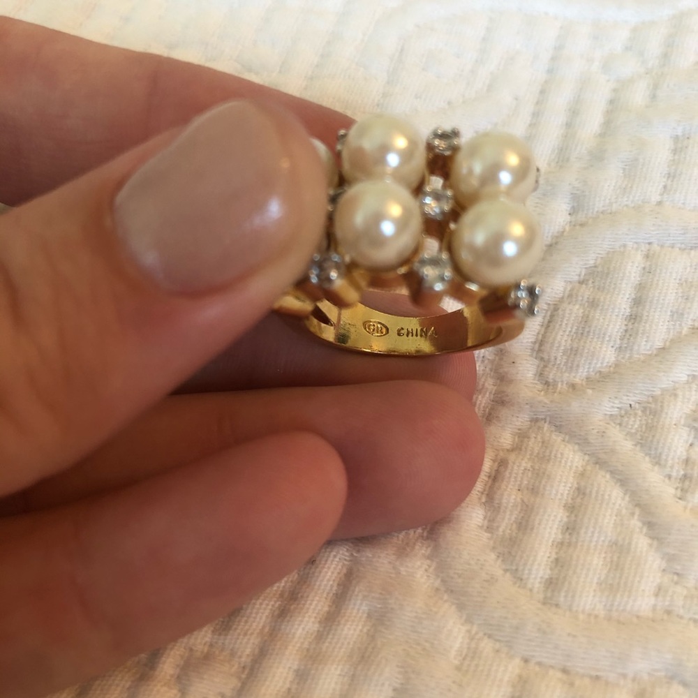 Pearl Statement Ring - Picture 2 of 5